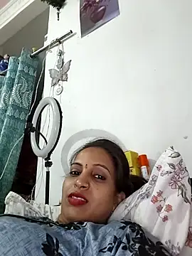 Sexy-Kajal2 live cam on StripChat