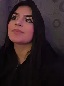 Kariina__69 live cam on StripChat
