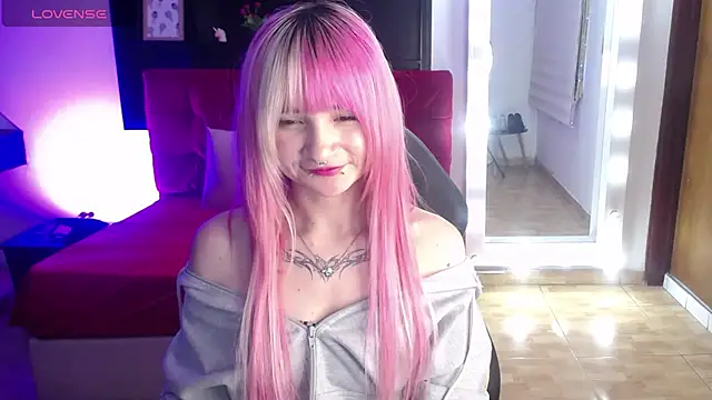 _Charlotte_Collins_ live cam on StripChat