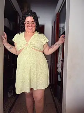 CurlyMilf_Vannexxxa webcam