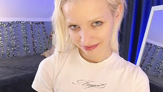 Naomi_Demio webcam