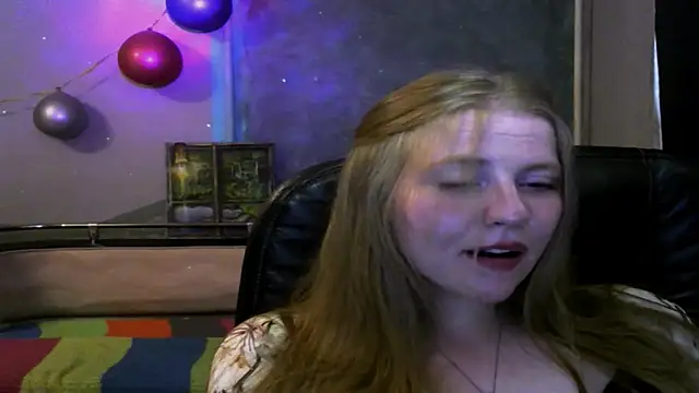 Space_Girls_699 webcam
