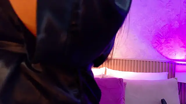Darcy_glow_ webcam