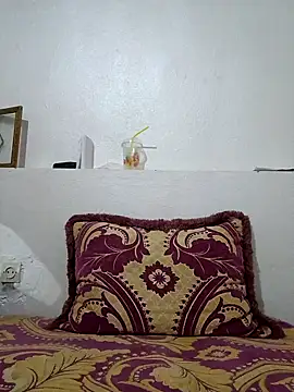fatiflour99 live cam on StripChat