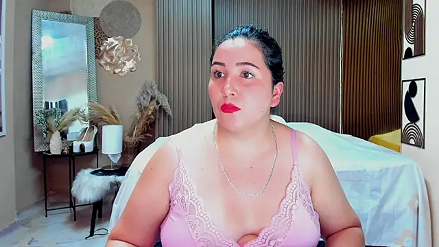BBWLuxuryMuse webcam