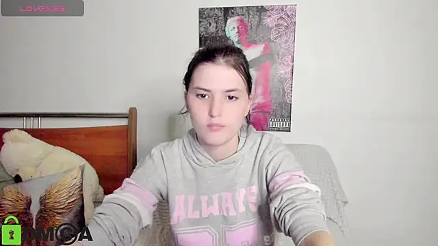 Kira_Devi webcam