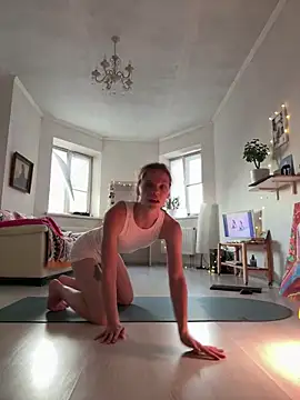 LeyaJohnson live cam on StripChat
