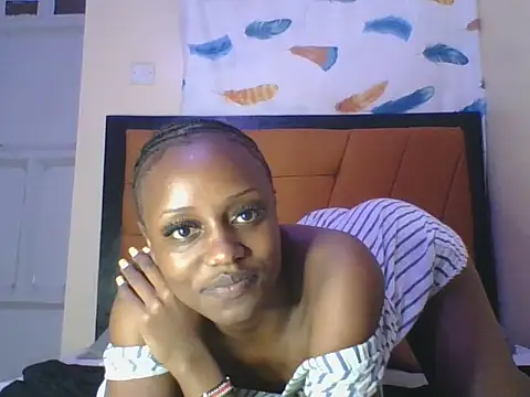 Ellaa_doll live cam on StripChat