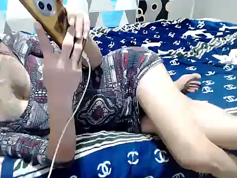 Trish_CurveCock webcam