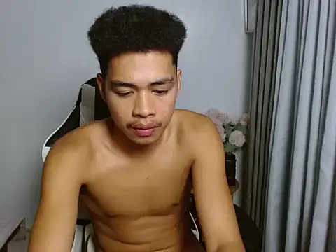 curlyasian_njxx webcam