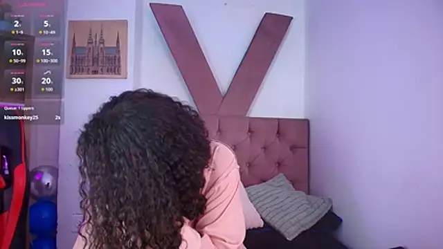 CamiilaReyes live cam on StripChat
