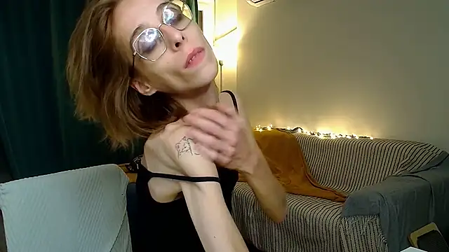amber_quell_here webcam