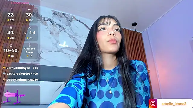 AMELIELEONE live cam on StripChat