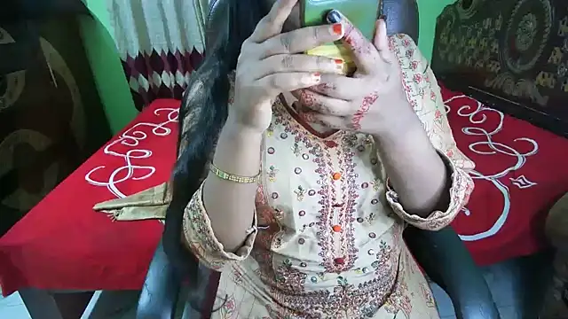 BengaliQueenStar live cam on StripChat
