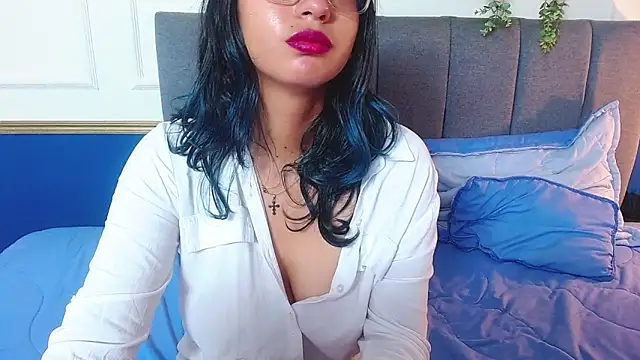 Violet_2003 live cam on StripChat