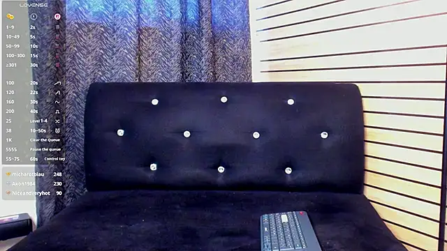 TheBatMansion live cam on StripChat