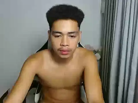 curlyasian_njxx webcam