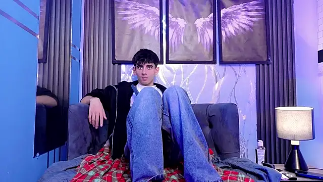 demian_hot99 live cam on StripChat