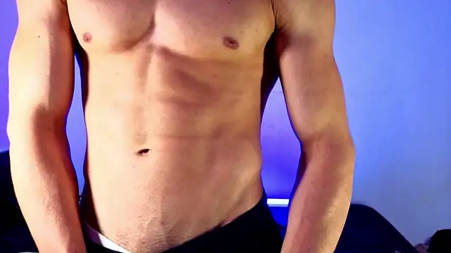Luke_Muscle webcam