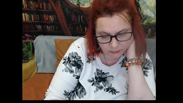 PlayfullMature webcam