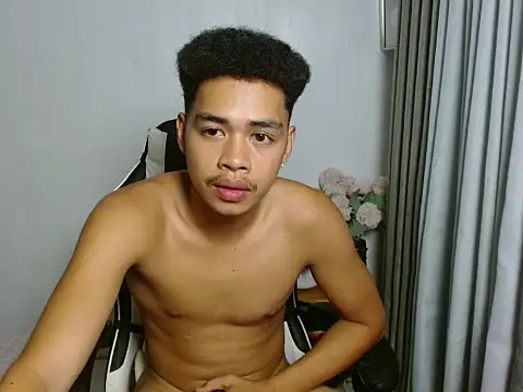 curlyasian_njxx live cam on StripChat