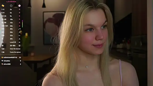 EdlinAlliston live cam on StripChat