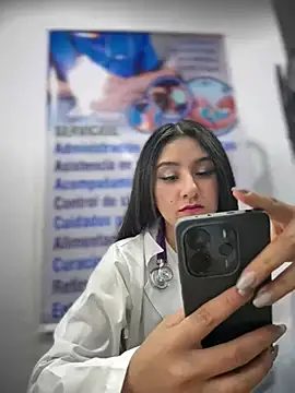 CAROLINE__07 live cam on StripChat