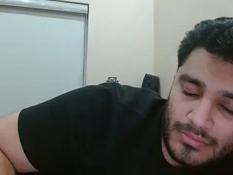robintoit live cam on StripChat