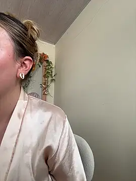 valery_mora webcam