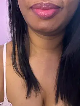 tamil_Aarathi webcam
