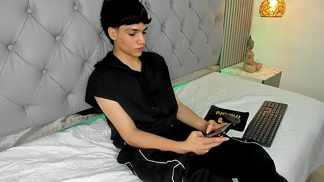 SamBlack_ live cam on StripChat
