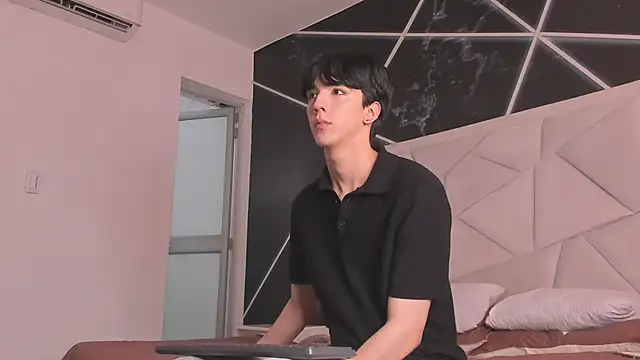 Quma86 - Male webcam sex chat