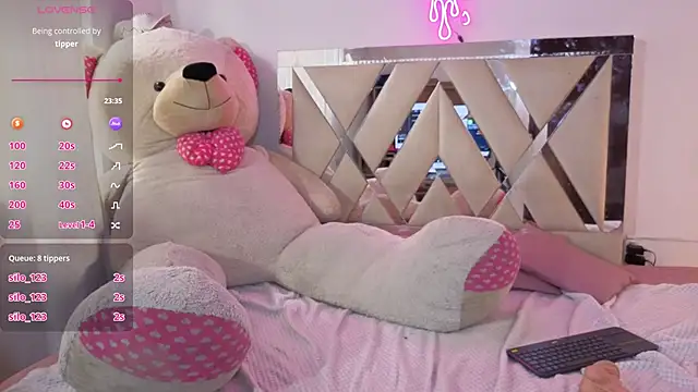 MILAH_TAY webcam