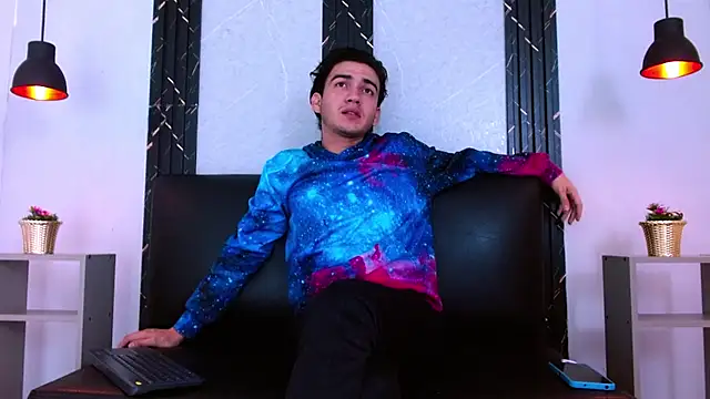 Feiccer_Castquer live cam on StripChat