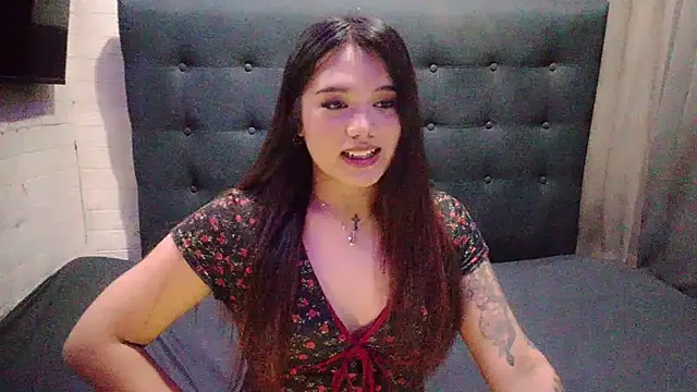 Ur_WifeyMarie webcam