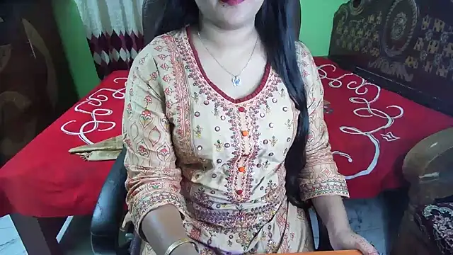 BengaliQueenStar live cam on StripChat