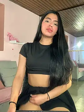 LunaMoore_Pink live cam on StripChat