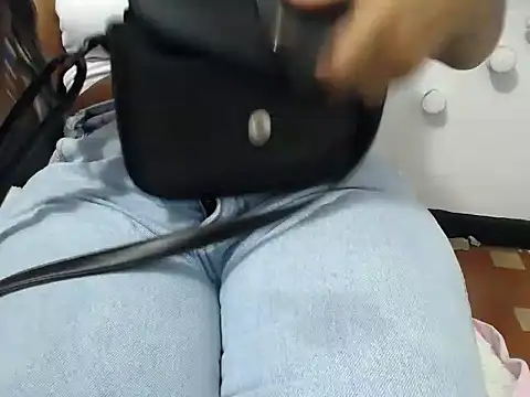 pervertt_sussy webcam