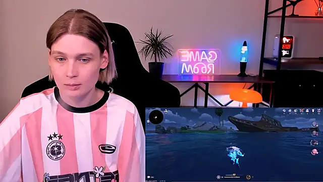 Nessi_Villain webcam