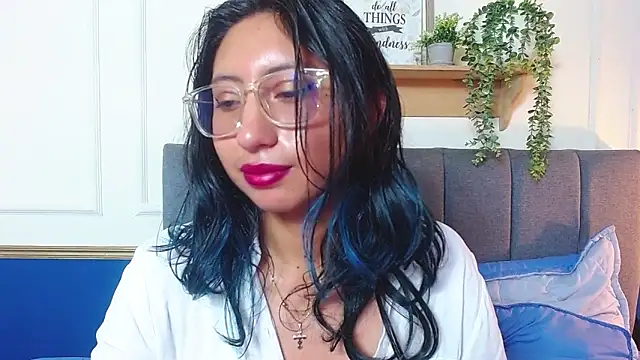 Violet_2003 live cam on StripChat