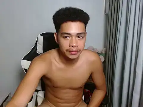 curlyasian_njxx webcam