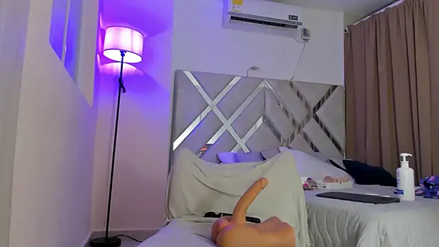 Mari_Mendoza webcam