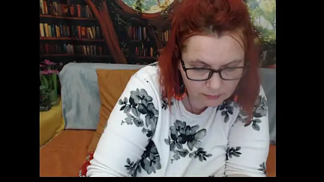PlayfullMature webcam