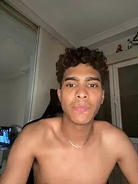 Ryan-hot webcam