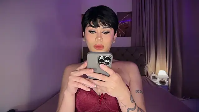 erotictsmonica webcam
