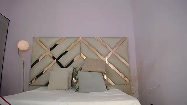 Maiacharris_ webcam