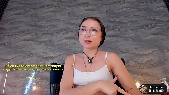 Mia_Luxor webcam
