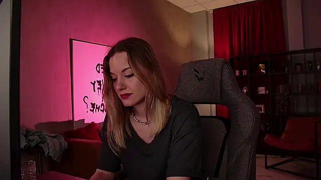 VireliaMoonfall webcam