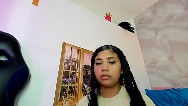 EllyBloom webcam