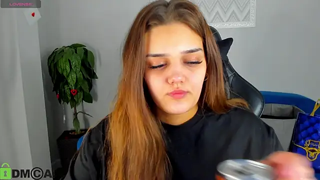 Aisha_Tiffany webcam
